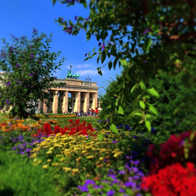 Berlin: Jewish Heritage And History Private Guided Tour Ornate Golden Domes Of The New Synagogue