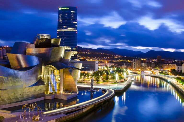 Bilbao: Private Night Walking Tour Tour Overview