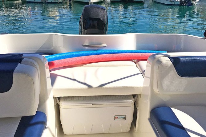 Boat Rental Bayliner 60 Cv 1/2 Day Location And Meeting Point