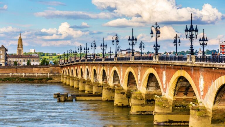 Bordeaux: City Exploration Game And Tour Discover Bordeauxs Highlights