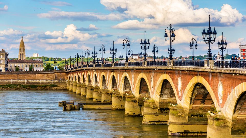 Bordeaux: City Exploration Game and Tour - Discover Bordeauxs Highlights