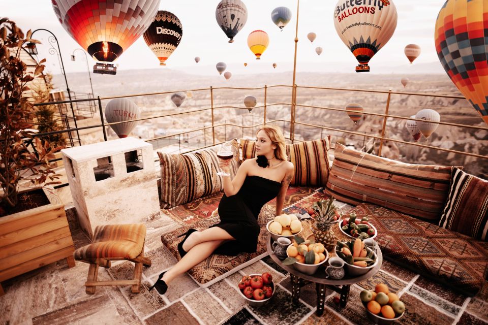 Breakfast in Cappadocia at Carpet Terrace With Balloons - Balloon View Experience