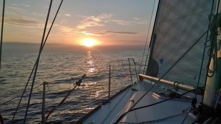 Brighton: Sunset Sailing Cruise Cruise Details