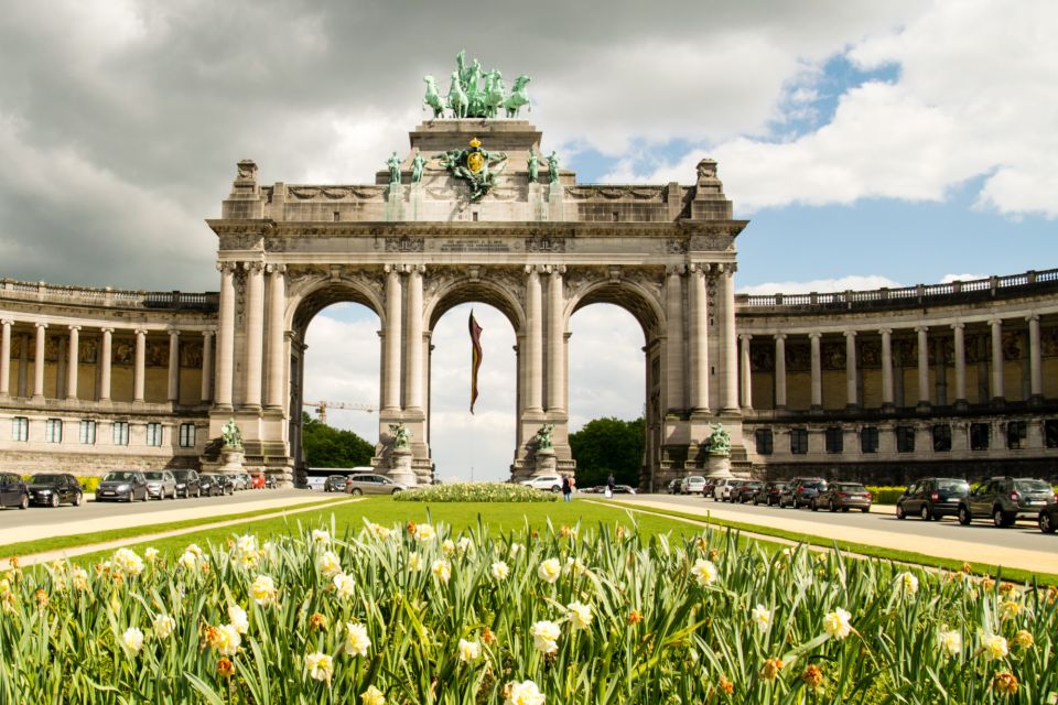 Brussels: First Discovery Walk and Reading Walking Tour - Activity Overview