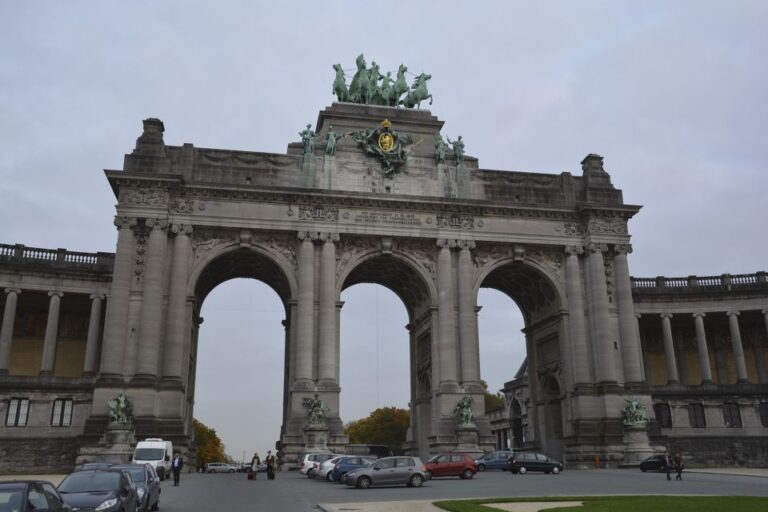 Brussels: Walking Tour From Central Station To Manneken Pis Tour Overview