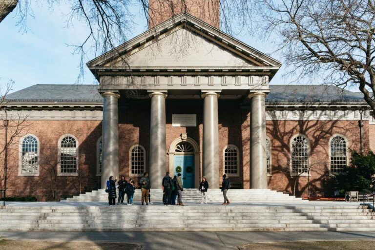 Cambridge: Harvard University Student Guided Walking Tour Tour Overview