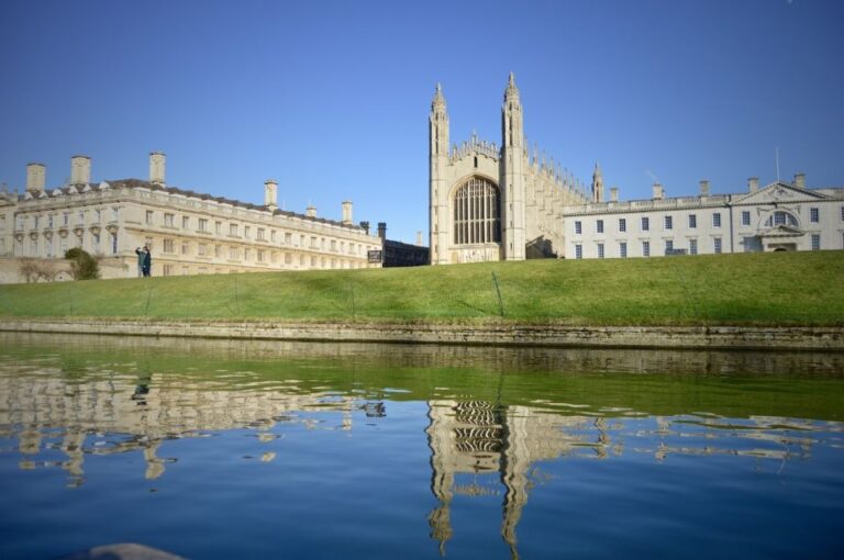 Cambridge: Shared Chauffeured Punting Tour Tour Details