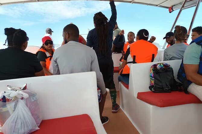 Cayo Levantado + Whale Watching From Samana With Transportation - Meeting and Pickup