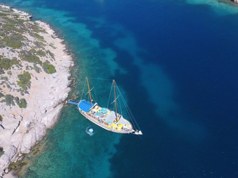 Cesme: Small Group Boat Tour With Open Buffet Lunch Coastline Exploration