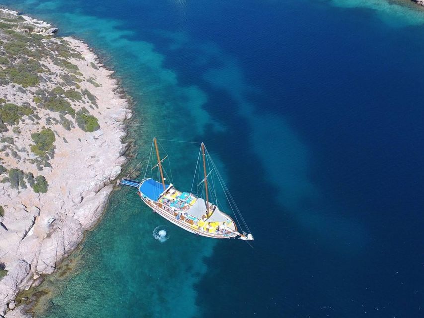 Cesme: Small Group Boat Tour With Open Buffet Lunch - Coastline Exploration