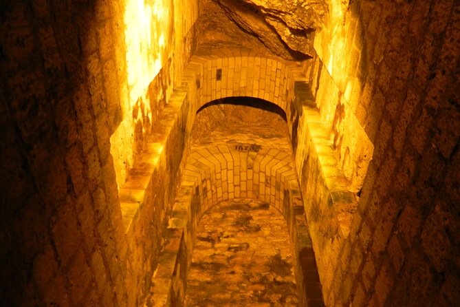 City Highlights Tour + Entry Tickets For The Paris Catacombs Whats Included