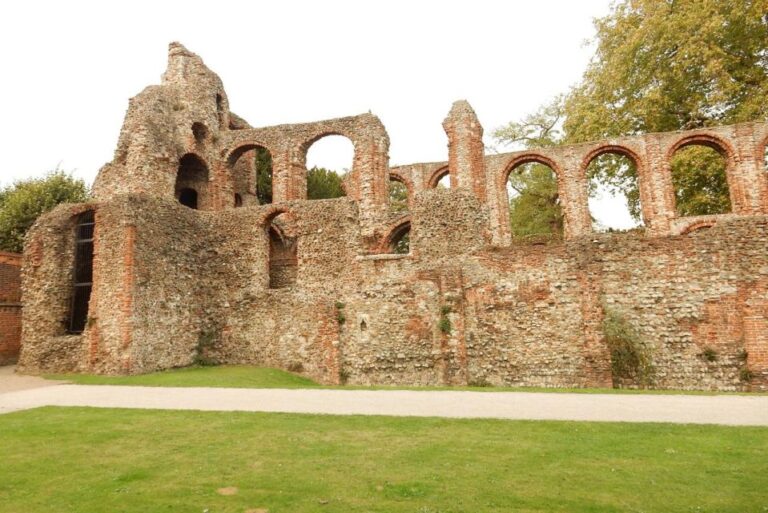 Colchester: Quirky Self Guided Smartphone Heritage Walks Explore Colchesters Hidden Gems