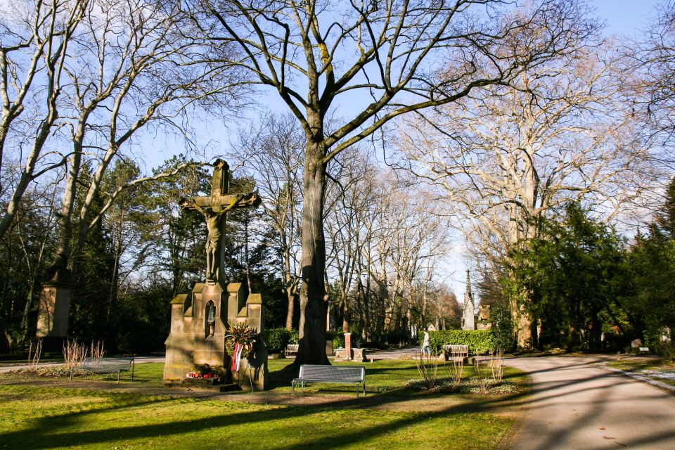 Cologne: Guided Tour of Melatenfriedhof - Overview of Melatenfriedhof