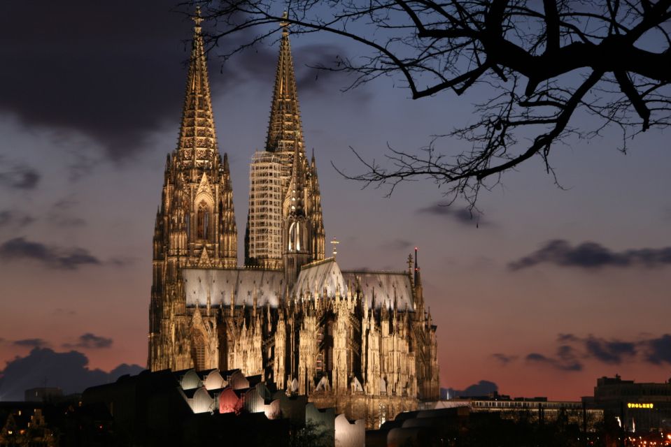 Cologne: Tales and History Tour in German - Tour Overview