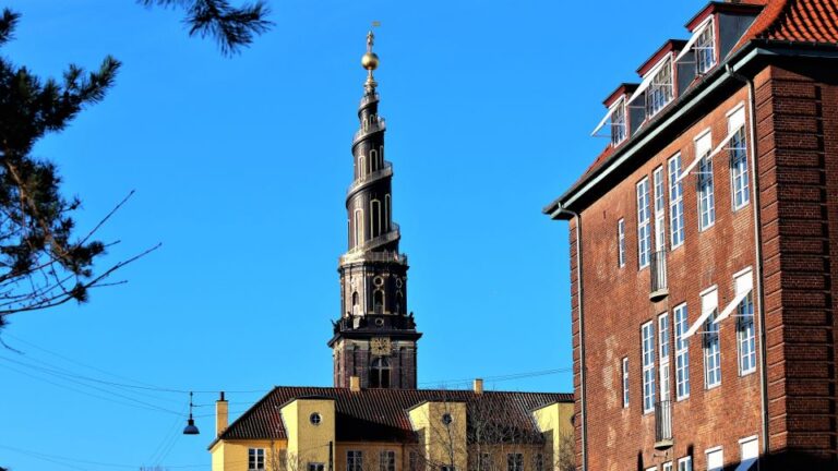 Copenhagen: Private 4 Hour Guided Bike Tour In French Tour Overview