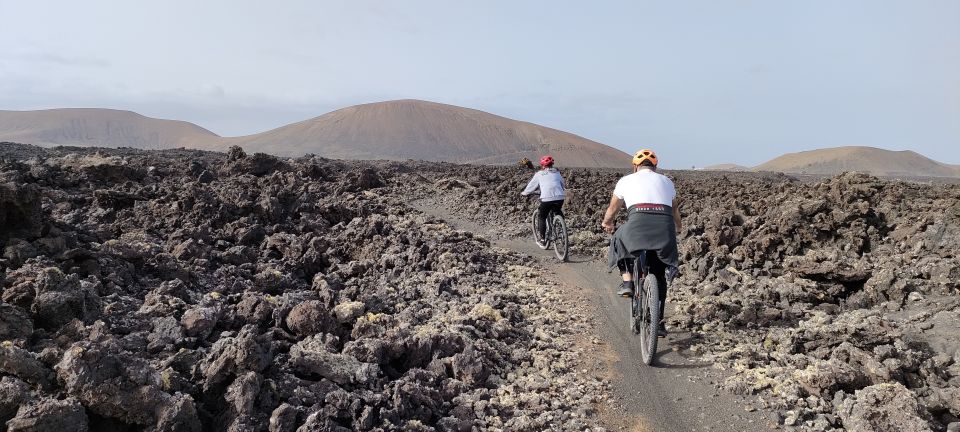 Costa Teguise: E-Bike Tour Among the Volcanoes in Lanzarote - Tour Overview