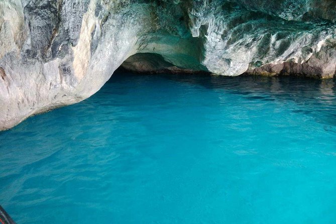 Cruise To Turtles Island And Caves With A Glass Bottom Boat Meeting Options