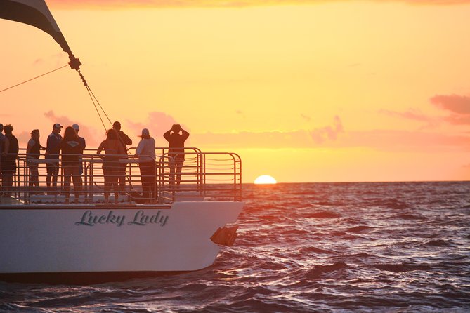 Deluxe Na Pali Sunset Tour On The Lucky Lady Tour Overview