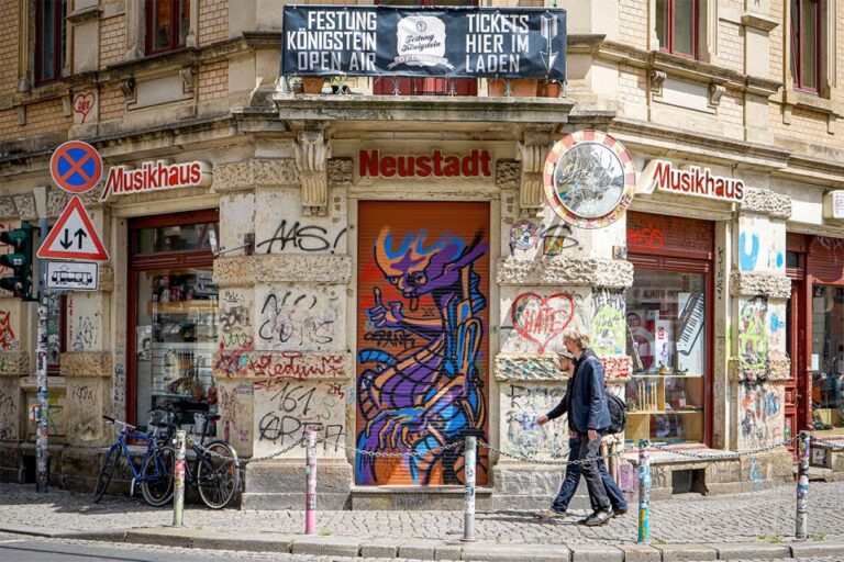 Dresden: Neustadt District Street Art Guided Walking Tour Tour Overview