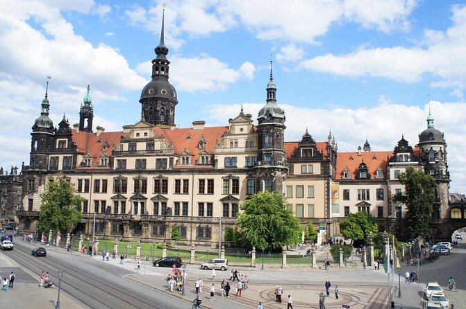 Dresden: New Green Vault And Semper Opera Tour Meeting And End Points