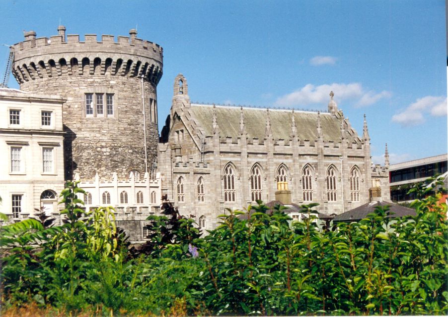 Dublin: Sightseeing Walking Tour in German - Tour Overview