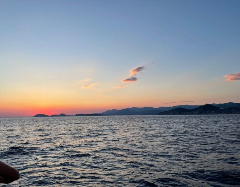 Dubrovnik: Golden Hour Sunset Cruise Cruise Overview