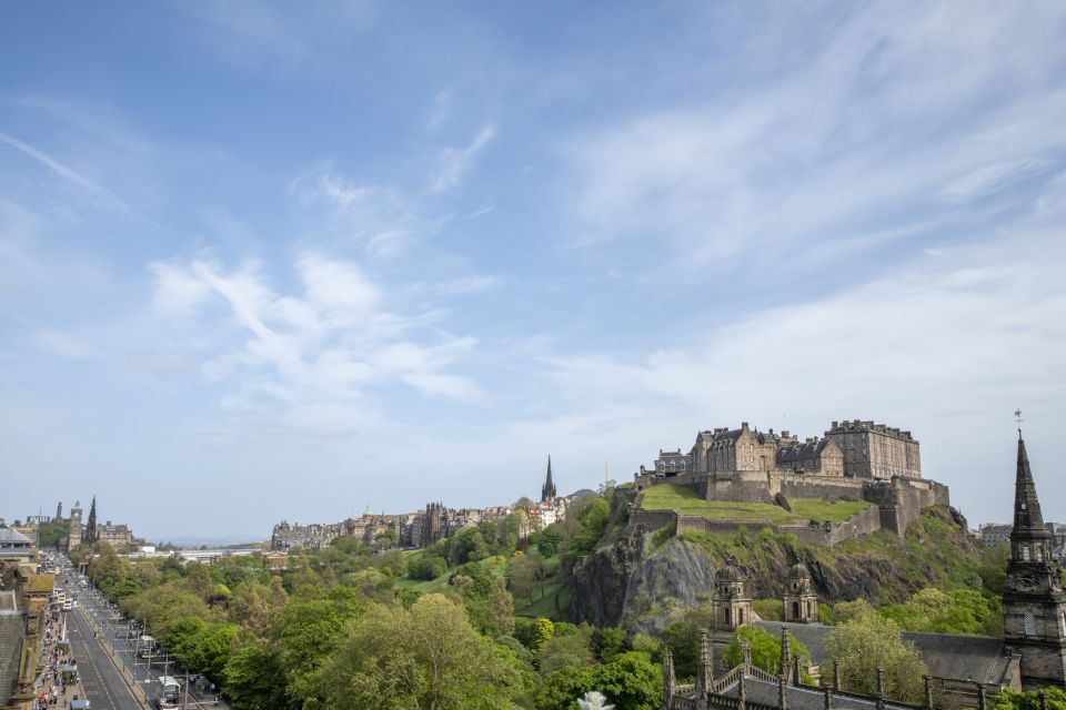 Edinburgh Castle: Guided Walking Tour With Entry Ticket - Tour Overview