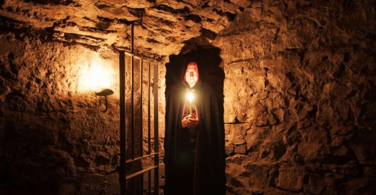 Edinburgh: Ghostly Underground Vaults Small Group Tour Tour Overview