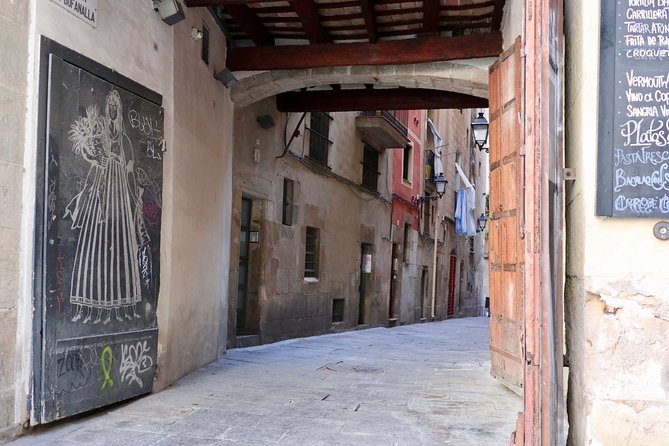 Explore Hidden Streets Of Barcelona With A Local Private Tour Meeting And Ending Points