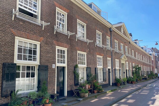 Explore Hidden Streets With Friends Historical Insights Of Jordaan Neighborhood