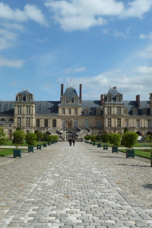 Fontainebleau: Private Round Transfer From Paris - Trip Overview