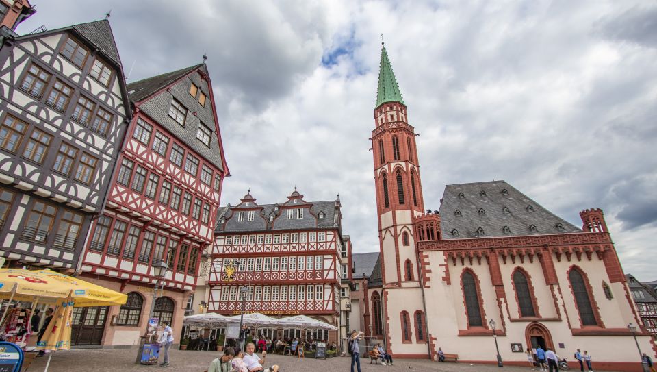 Frankfurt: Express Walk With a Local in 60 Minutes - Discovering Frankfurts Historic Landmarks