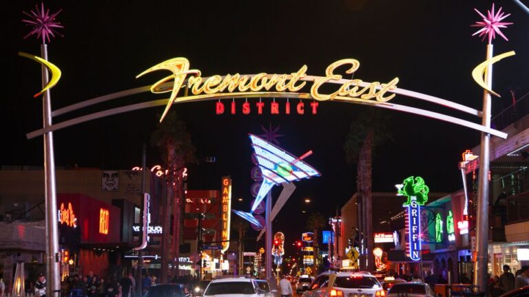 Fremont Street Old Vegas Bar Crawl Overview Of The Activity