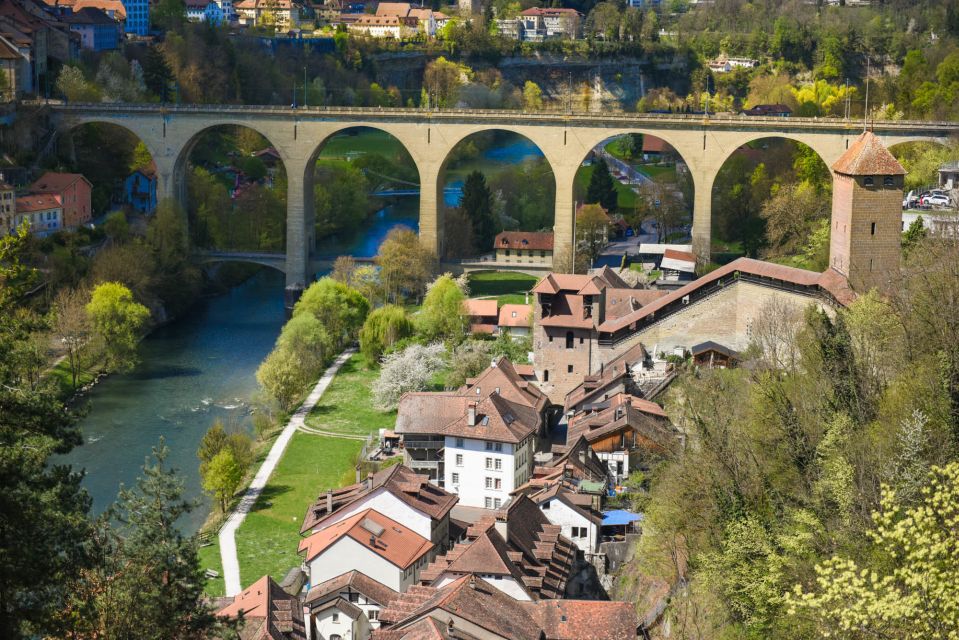 Fribourg and Gruyeres Full-Day Trip - Exploring Fribourgs Old Town