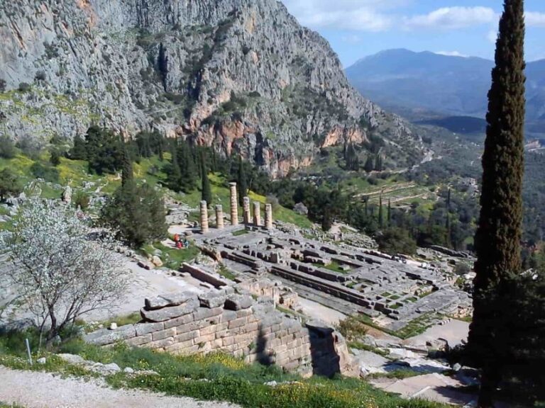 From Athens: Delphi Private Tour With Lunch Time Tour Overview