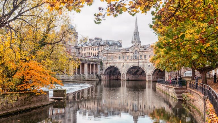 From Bath: Private Stonehenge And Bath Tour With Pickup Tour Overview