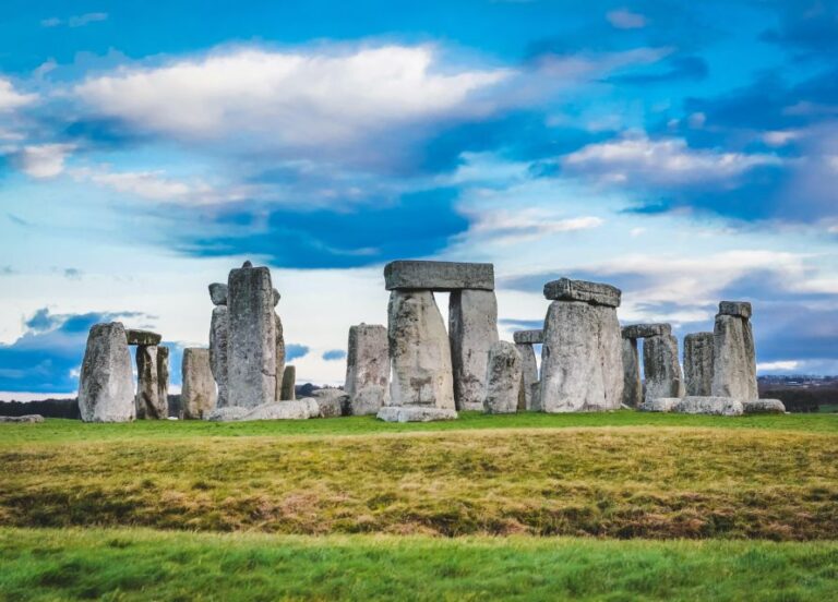 From Bath: Stonehenge & The Cotswolds Day Tour With Entry Stonehenge And Avebury Wonders