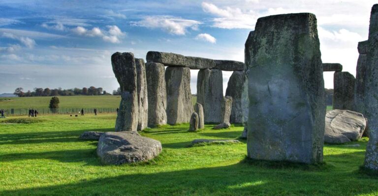 From Cambridge: Guided Day Tour To Bath & Stonehenge Tour Overview