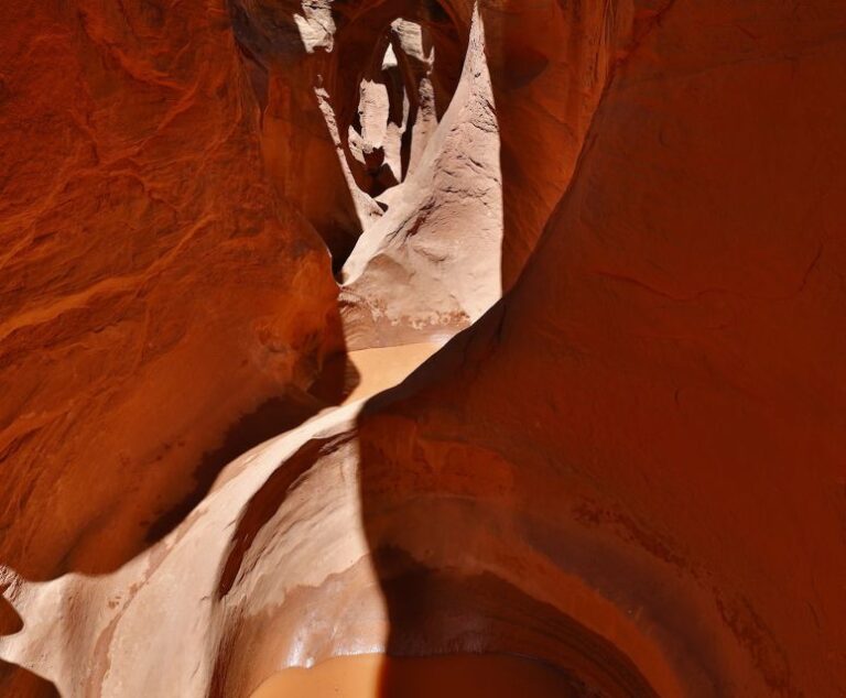 From Escalante: Dry Fork, Peekaboo & Spooky Slot Canyon Tour Tour Overview