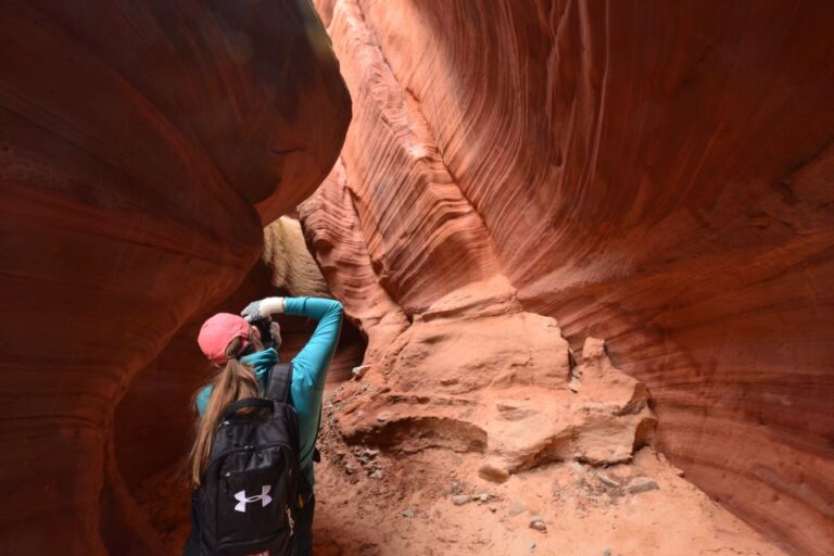 From Kanab: 3 Hour Peek A Boo Slot Canyon Hiking Tour Tour Overview