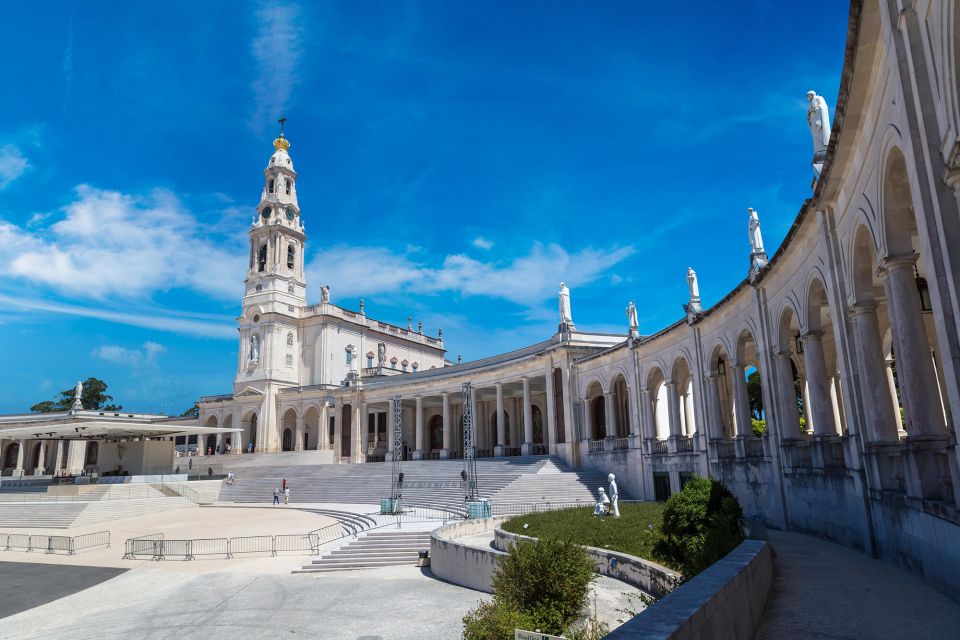 From Lisbon: Fatima, Batalha, Nazare, & Obidos Private Tour - Exploring Fatimas Spiritual Landmarks