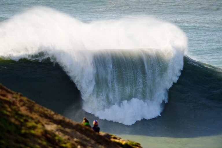 From Lisbon: Private Transfer To Porto, With Stop At Nazaré Stress Free Private Transfer