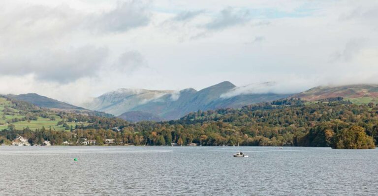 From Manchester: Lake District Bus Tour & Windermere Cruise Tour Highlights