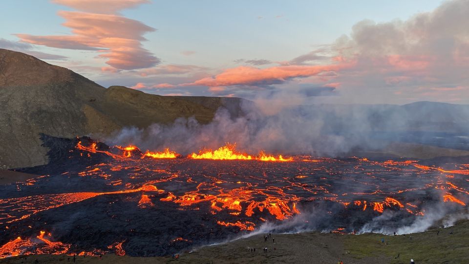 From Reykjavik: Reykjanes Geopark Tour and Sky Lagoon Visit - Tour Overview