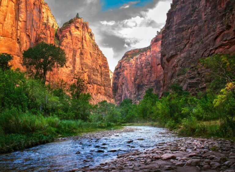 From Springdale: The Zion Narrows Hike With Lunch Hike Details