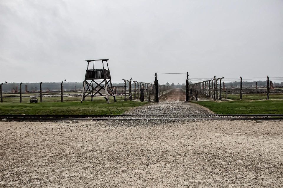 From Warsaw: Auschwitz-Birkenau Guided Tour With Fast Train - Tour Overview