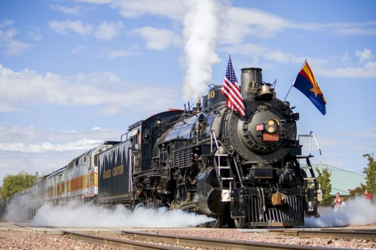 From Williams: Grand Canyon Railway Round Trip Train Ticket Train Ride Experience