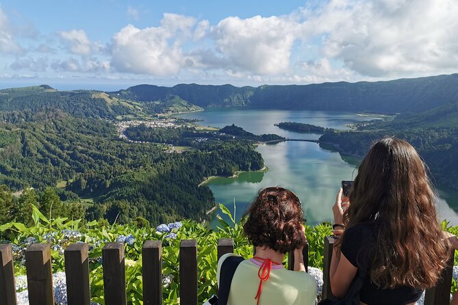 Full Day Tour Sete Cidades & Lagoa Do Fogo With Lunch - Inclusions and Exclusions