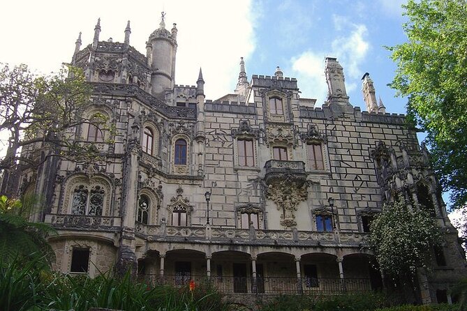 Full Day Tour Sintra, Pena Palace, Regaleira, Cabo Roca, Cascais - Sintras Royal Highlights