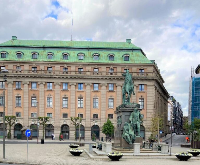 Gamla Stans Landmarks And Legends: A Self Guided Audio Tour Stockholm Syndromes Mysterious Origins